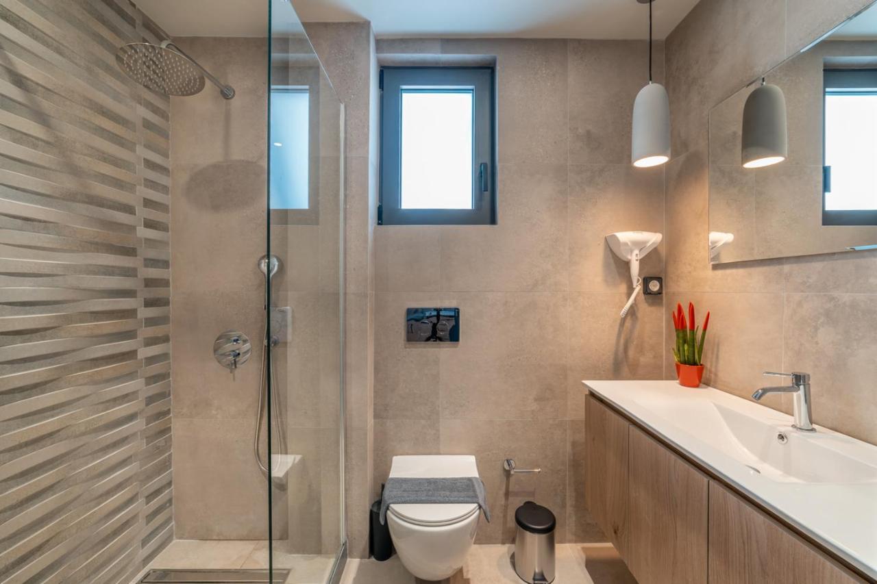 Brand New Suites In City Center Heraklion  Bagian luar foto